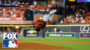 Jun 26, 2021 · simone biles reacts after her uneven bars routine at the u.s. Simone Biles Hits Epic Backflip With A Twist Before First Pitch At The World Series Fox Mlb Youtube