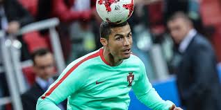 Durante el legado de los dos atacantes. Cristiano Ronaldo Biographie Et Albums De Cristiano Ronaldo Cosmopolitan Fr
