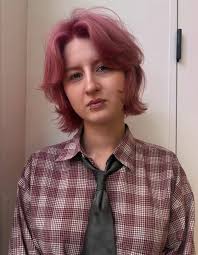 Pink bob wolf hair🦩 #berlin #berlinhair #berlinhairstylist #wolfhaircut  #boblayer