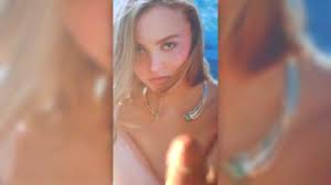 Лили-роз Депп (видео 1)