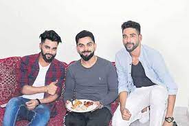 The day mohammed siraj was picked up by sunrisers hyderabad at the ipl auction for a whopping that was never to let his father mohammed ghaus drive auto rickshaw again and he kept his promise. Virat With Mohammed Siraj And His Brother At Siraj S House Virat And Anushka Student Jokes Virat Kohli