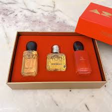 Become a member of this online perfume community and you will be able to add your own reviews. Giorgio Armani 3 In 1 For Women Perfume Gift Set Christmas 25mlx3 Shopee Philippines