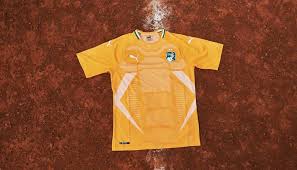 Camisas De Futebol Mais Bonitas De 2018 26 Camisas De Selecoes Mais Belas 2018 2019 Para Voce Ter Roupa De Futebol Camisa Do Japao E Camisas De Futebol