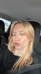 Genevieve Berg's Instagram, Twitter & Facebook