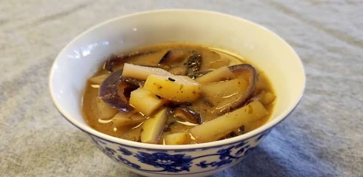 Jagaimo Miso Soup