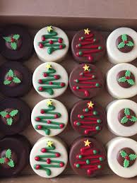 Les Jours De Neige Savourer Ces Desserts Avec Une Tasse De Cacao Chaud Peut Etre Tres Joyeux Recettes Noel Biscuit De Noel Recette Sables De Noel
