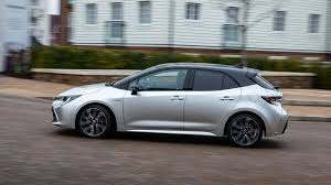 Should you prefer to shift your own gears, the manual transmission is rated at a combined 7.5 l/100 km. Toyota Corolla Hybrid Performance Top Speed Engine Drivingelectric