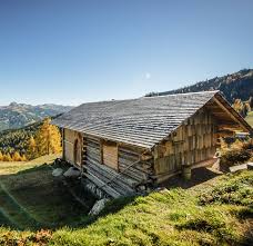 7 almen im nationalpark gleich vom hotel aus in kurzer zeit erwanderbar nach dem motto raus aus der huettenwirtstür, rein ins wandervergnügen die gesunde regionale und unverfälschte küche 250 m2 wellness auf 2 etagen mit dem ruhebereich himmelgucker Gehwolfalm Grossarl Osterreich Berghotel