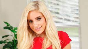 Naomi Woods Loves Public Sex, Thick Cocks, Playing Submissive Roles, & More  • CamSoda Blog