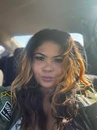 New here 👋🏽 let's talk! 🙃