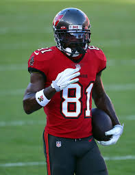 Is an american football wide receiver for the tampa bay buccaneers of the national football league. Bucs Antonio Brown Looks For Redemption On Super Bowl 2021 Stage