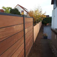 Sichtschutz Aus Holz Oder Wpc In Hannover Modern Design In 2020 Holzzaun Sichtschutz Garten Holz Sichtschutz Holz