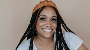 This 30-year-old got $15K more when she negotiated her salary—here's the  exact script she used. Find the link in the comments. ⬇️