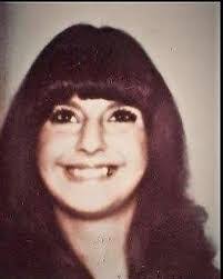 Donna Manson's Instagram, Twitter & Facebook