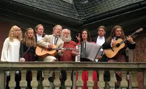 Schlanke leute sind so anstrengend. Leute Paddy Maite Und Co Was Wurde Eigentlich Aus Den Mitgliedern Der Kelly Family Sudkurier Online