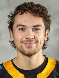 Kris Wells's Instagram, Twitter & Facebook