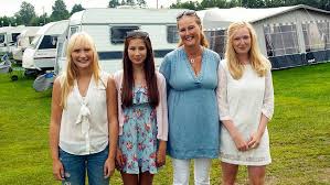 Borlänge ˈbôːˌɭɛŋːɛ is a locality in dalarna county, sweden with 43,423 inhabitants as of 2019. Tyllsnas Familjen Sabel Tyllsnas