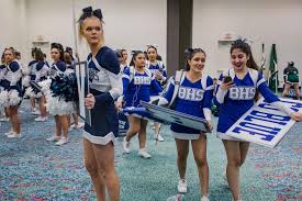 Today's top scores control your black hole, eating up everything on your way. This Cheer Squad Is Caught Between Two Worlds Divided By A Border Iwmf