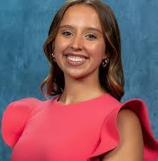 Holly Carnes's Instagram, Twitter & Facebook