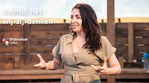 ,,i find it a bit scary when hordes of screaming people start claiming your attention, i don't feel comfortable with that. Voorbij Het Wij Zij Denken Theatermaker Nazmiye Oral Translation To English Lingualeo