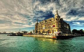 Lütfü türkkan, 5 şubat 1959 tarihinde i̇stanbul'da dünyaya geldi. Haydarpasa Gari Otel Mi Oluyor Turizm Gunlugu