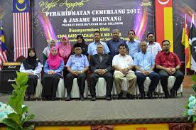 Pusat latihan pertanian kalumpang, hulu selangor merupakan salah satu pusat latihan pertanian di bawah jabatan negeri negeri selangor yang berperanan untuk melatih golongan sasaran jabatan pertanian seperti petani,usahawantani,beliatani dan juga orang awam negeri selangor yang berminat. G Pejabat Daerah Tanah Hulu Selangor Selamat Datang Ke Blo