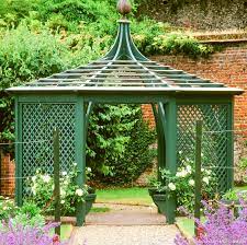 kiosque de jardin 7 modeles super decoratifs kiosque jardin jardins kiosque