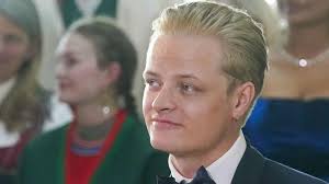 Så stickar du dina egna Bernie-vantar