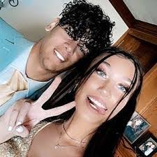 Kayla Melo's Instagram, Twitter & Facebook