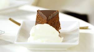 Se ne può gustare una fettina, assaporandola o mangiarne a sazietà! Bake Off Italia 5 Torta Sacher Ricetta Ernst Knam Cucina In Tv