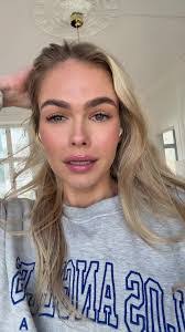 Christine Fetzer's Instagram, Twitter & Facebook