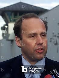 Image of THOMAS PFISTER, AVVOCATO DELL'HACKER INFORMATICO ARRESTATO,  SCHMITZ, RISPONDE DOMANDE DEI GIORNALISTI