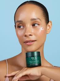 Real-time documentation of how fast I eat 😋 Client: Thomas Bread Agency:  King Ursa EVP: Grant Cleland ACD: Kevin Hoessler Junior Art Director: Gigi  Fernandez Junior Designer: Koby Sabado President: Cheryl Gosling