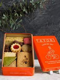 tayori の オリジナルのクッキー缶 食べ物のアイデア 手土産 スイーツ ラングドシャ