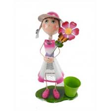 Ce pot carré ardoise apportera un aspect design et minéral à. Nouveau Personnage Cache Pot La Fille Jardiniere