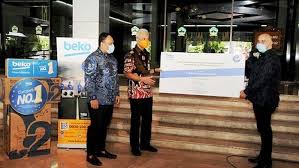 Di dalam lambang, terdapat lukisan siluet candi borobudur, laut dan gunung kembar, bambu runcing, bintang, padi dan kapas. Beko Hibahkan Tiga Ventilator Mekanik Ke Pemprov Jateng
