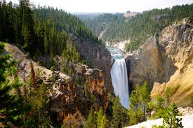 You Could Live And Work In Yellowstone National Park This Fall Sunset Magazine National Parks Yellowstone National Park Cool Places To Visit