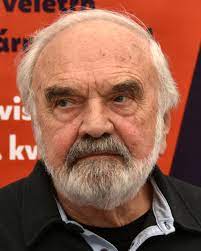 Zdeněk svěrák převzal cenu prezidenta mezinárodního filmového festivalu karlovy vary za přínos na scénáři spolupracovali otec a syn, zdeněk a jan svěrákovi. Zdenek Sverak Wikipedie