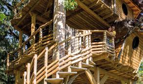 Dormez dans une cabane ! La Cabane Dans Les Arbres Spa Vitrac France