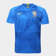Até 58 não havia camisa azul na seleção, com a final contra a suécia que também usava amarelo, o brasil improvisou a camisa azul, que foi comprada lá e montada com partes das camisas amarelas. Camisa Selecao Brasil Ii 2018 S N Torcedor Nike Masculina Azul Netshoes