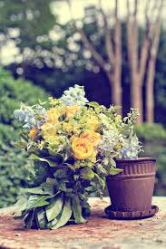 To help you figure out what's right for you, here are 12 types of wedding bouquets to consider carrying as you walk down the aisle! L Art Du Bouquet Wedding Style