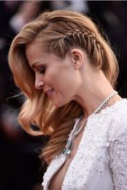 Many photos and hairstyle ideas for medium length hair. 55 Cool Christmas Hairstyles 2021 Plus Size Women Fashion