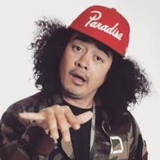 You know how you know Wayne ain't ready for beef. He really taking that  Kendrick bar to heart as if it was a real diss towards him. But I still  need to