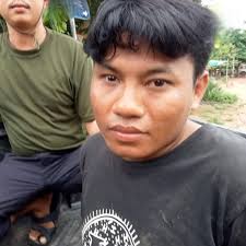 ចាប់បានជ/នក្ប/ត់ជាតិម្នាក់ទៀតហើយ  ត្រូវបានសមត្ថកិច្ចឃាត់ខ្លួនដោយសង្ស័យបានផ្តល់សញ្ញានៅទន្លេស  ក្នុងស្រុកបន្ទាយអំពិល ខេត្ត ...