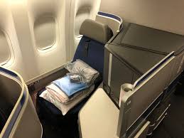 United airlines 787 polaris business class review. Business Class To Germany Lufthansa Or United Live And Let S Fly