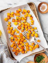 Toss the squash slices with oil, kosher salt, and pepper in a large bowl. Zptotsv3ls88fm