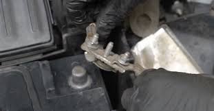 Sur clio iii de 2007 je n'en suis pas sur. Comment Changer Pompe A Eau Kit De Courroie De Distribution Renault Clio 3 Guide De Remplacement