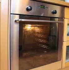 Die hatte schon so bräunliche färbung vom vielen backen. Backofentur Reinigen