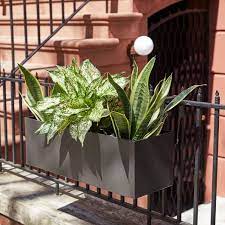Rail planter also works on widths slightly smaller (3 up to 3.75 or 4.75 up to 5.5). Streamline Railing Planter