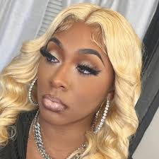 Kelsie Bell's Instagram, Twitter & Facebook